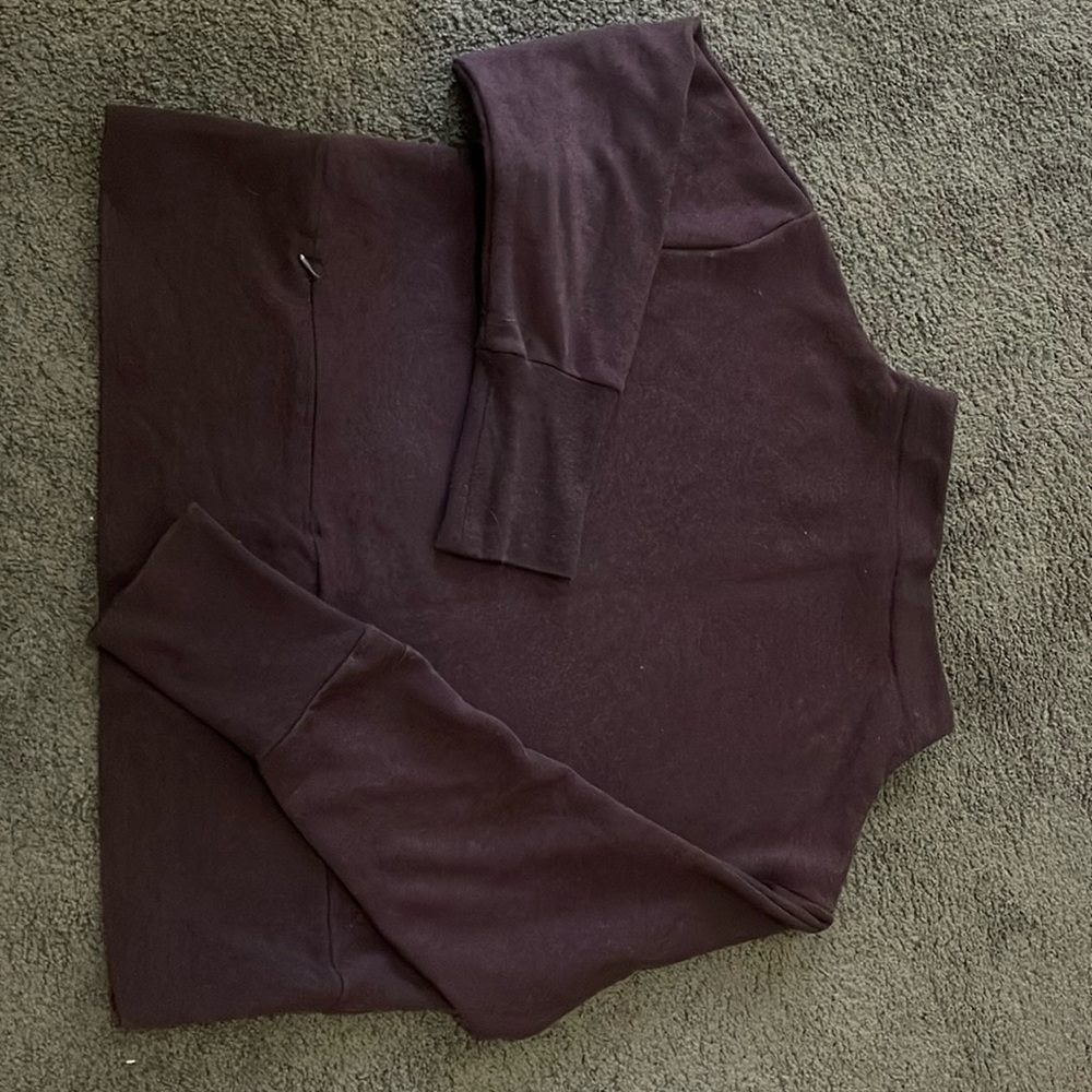 Women’s maroon Nike crop sweatshirt size M